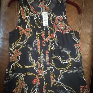 White House Black Market NWT Elegant Black&Red Chain Print perfect for Holidays